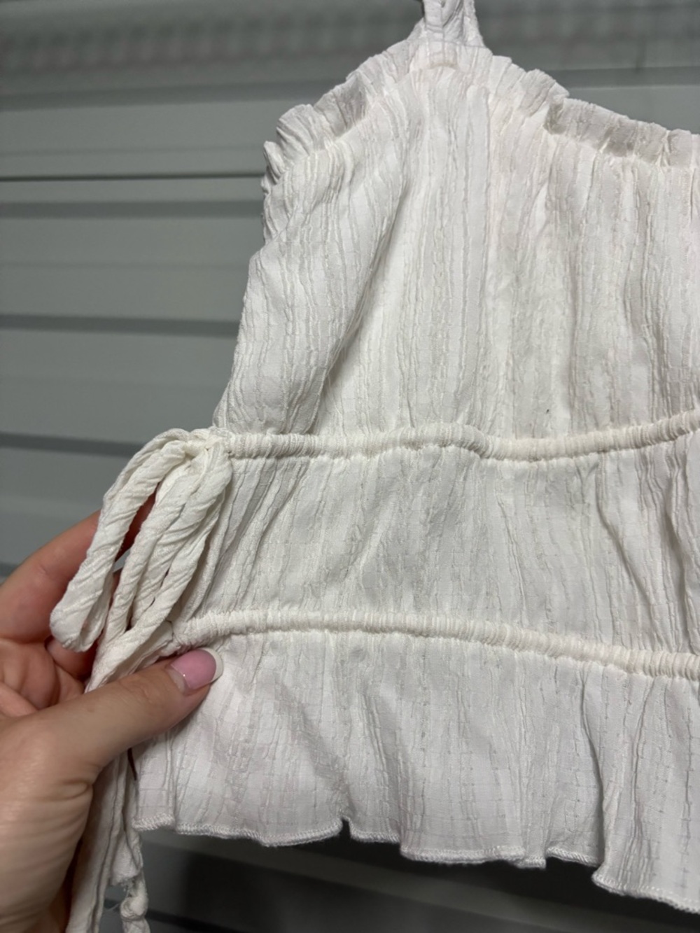 White Ruffled Tie-Side Cropped Top - Picture 2 of 5